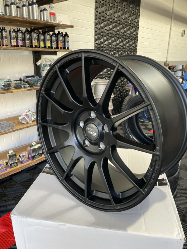 PRO-TRACK Wheels | 9x18 5x112 et52 | NEU | Schwarz Matt | VW Golf | AUDI A3/TT | SEAT Leon | SKODA Octavia |